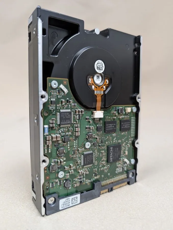 Жёсткий диск Hitachi Ultrastar 3.5" HUS156060VLS600 600GB 15K RPM SAS HDD Drive 