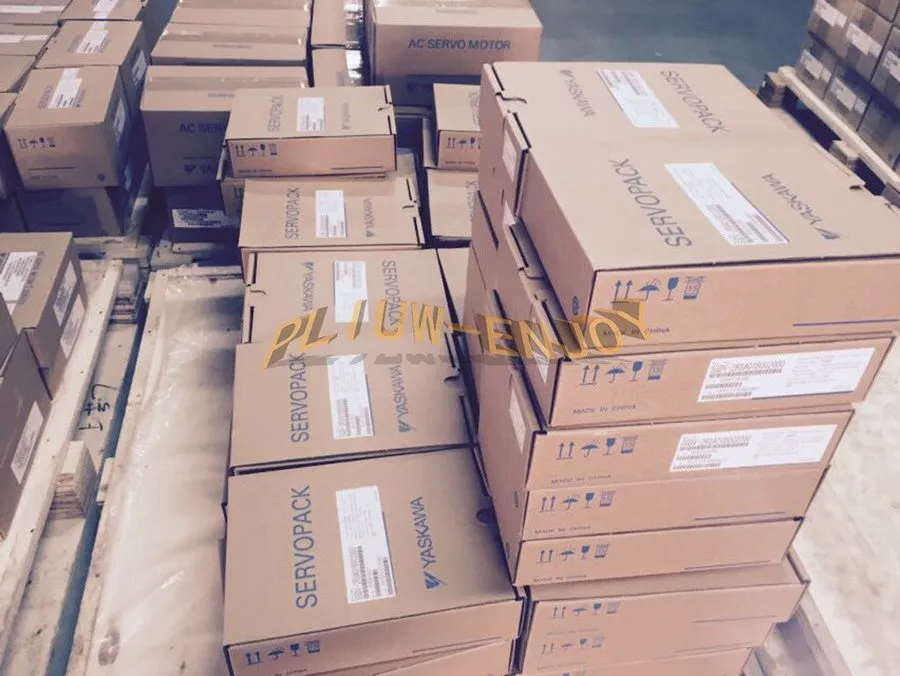 Серводвигатель YASKAWA SERVO MOTOR SGMGV-05D3W-YG14