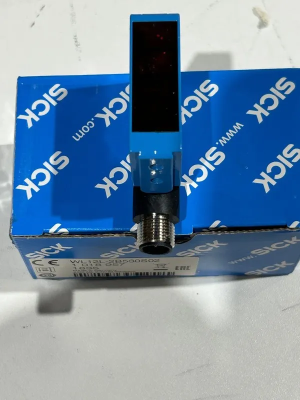 Фотоэлектрический датчик SICK WL12L-2B530 PHOTOELECTRIC LASER SENSOR 1018252 10- — фото лота 1