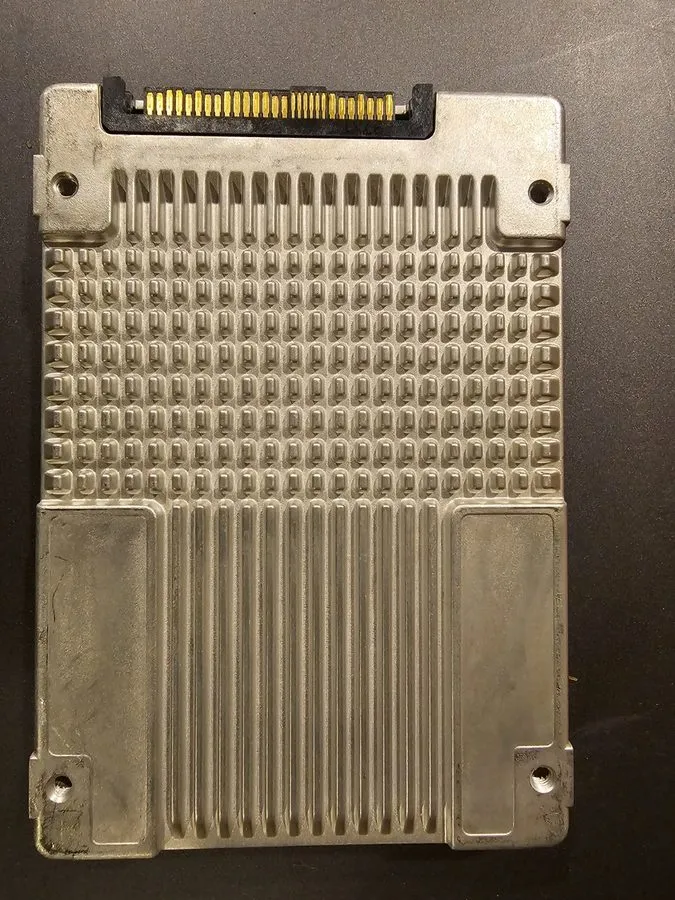 SSD-накопитель Intel SSD DC P4510 1TB NVMe U.2 2.5in PCIe 3.1 x4 Enterprise SSD
