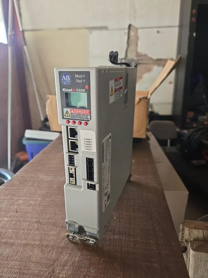 Сервопривод Allen Bradley 2198-H015-ERS Kinetix 5500 Servo Drive 12.5A 190-528V