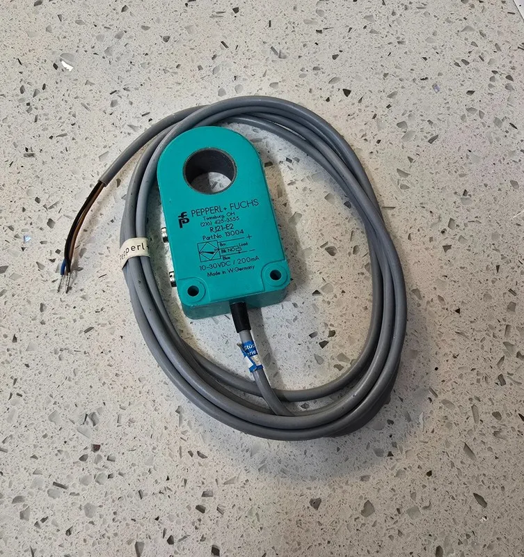 Датчик приближения Pepperl Fuchs RJ21E2 Inductive Proximity Ring Sensor — фото лота 1