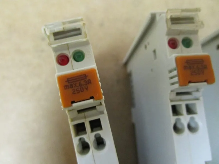 Модуль WAGO 750-601 I/O System 750 Supply Module w/ Fuse 24V DC 6.3A DIN Rail