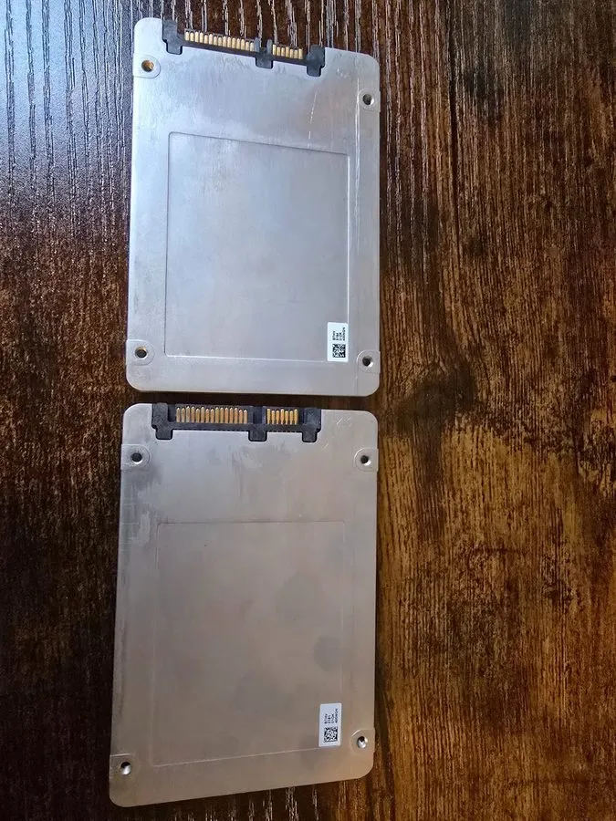 SSD-накопитель Intel DC S3710 Series 400GB SSD MLC 2.5" SATA SSDSC2BA400G4 Solid — фото лота 2