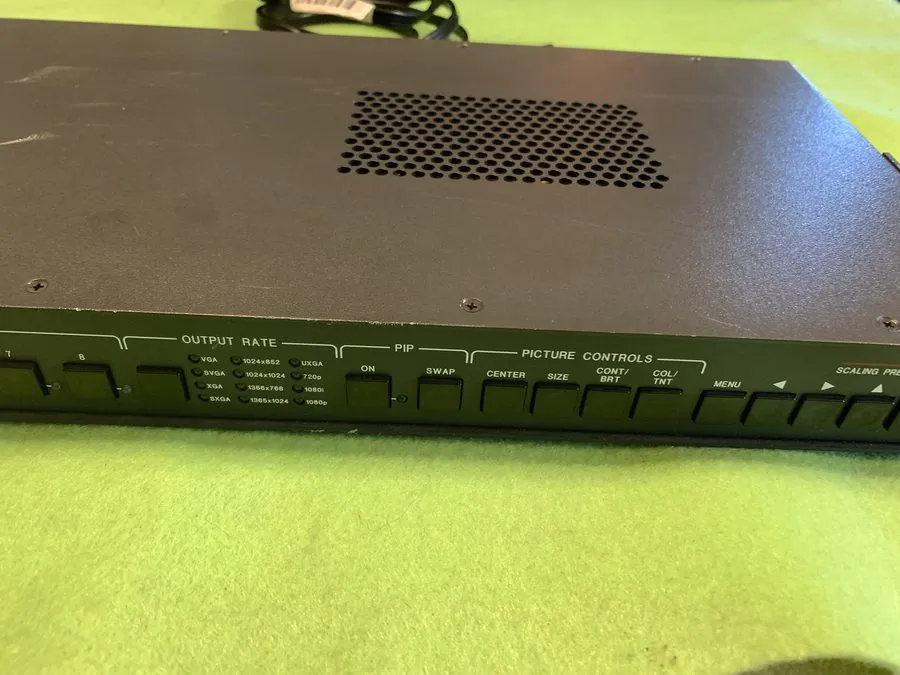 Видеокоммутатор Extron IN1508 rackmount Scaling Presentation AV Switcher — фото лота 2