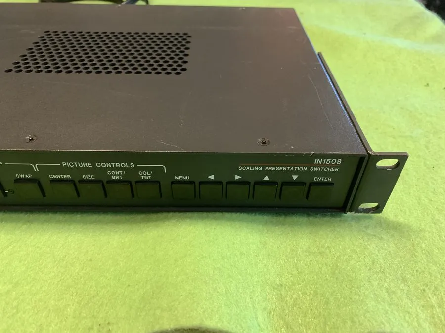 Видеокоммутатор Extron IN1508 rackmount Scaling Presentation AV Switcher — фото лота 3