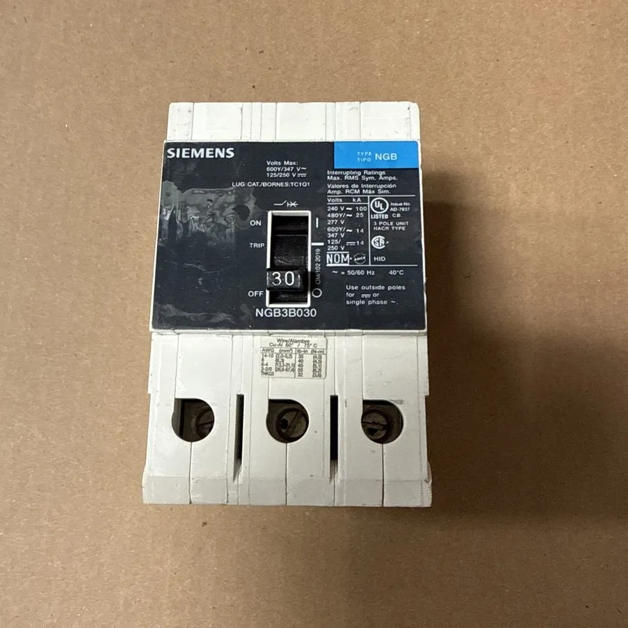 Автоматический выключатель Siemens NGB NGB3B030 3 Pole 30 Amp 480V Circuit Break