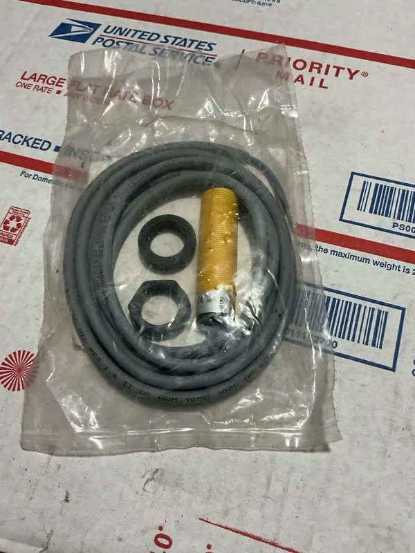Датчик приближения Inductive Proximity Sensor/Switch N18-S18-AZ3X, ID Nr. 43505  — фото лота 1