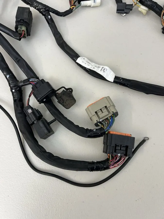 Жгут проводов 2007 2008 07 SUZUKI GSXR 1000 MAIN ENGINE WIRING HARNESS LOOM 3661 — фото лота 1
