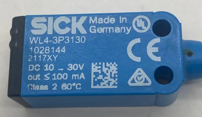 Фотоэлектрический датчик Sick WL4-3P3130 Retro-Reflective Photoelectric Sensor, 