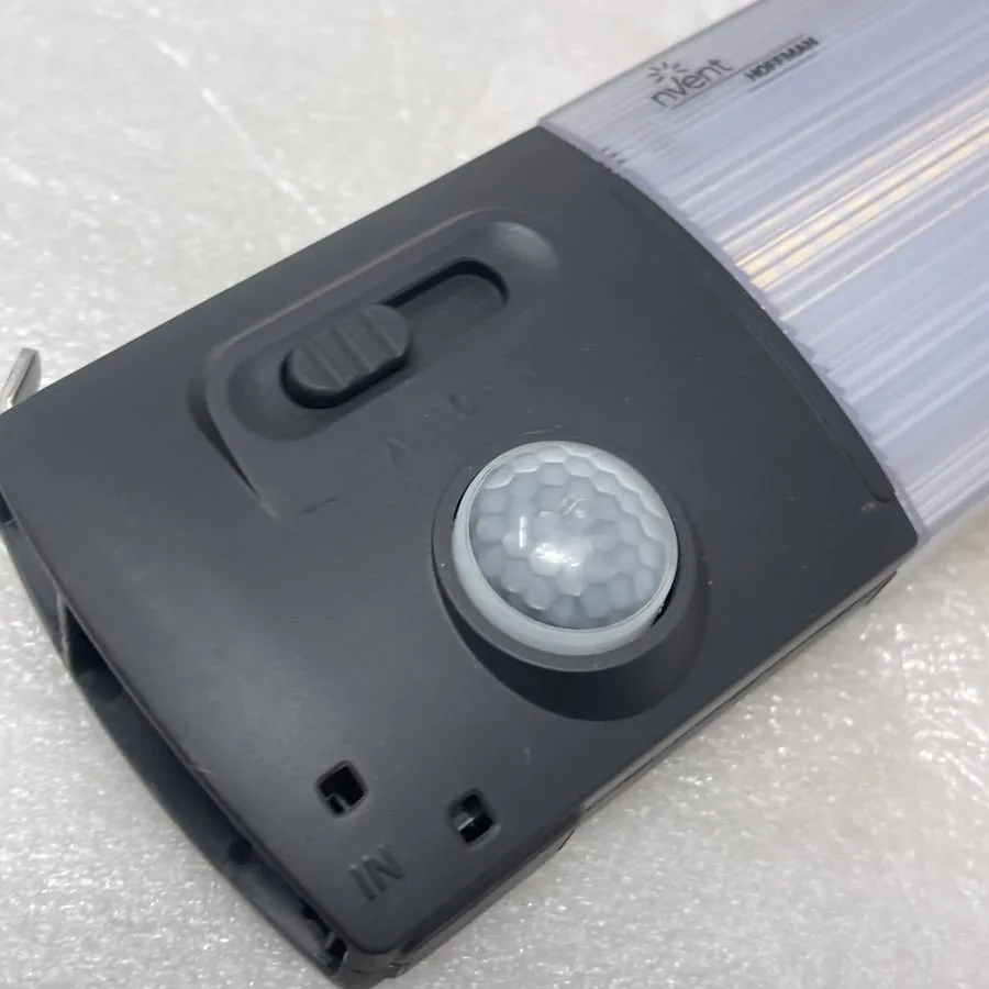 Монтажный шкаф NVENT HOFFMAN EL1200M 2.0 LED Enclosure Light