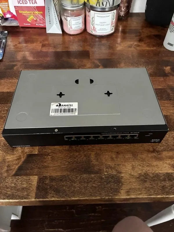 Коммутатор Cisco 8 port 10/100 managed ethernet switch SF300-08 — фото лота 3