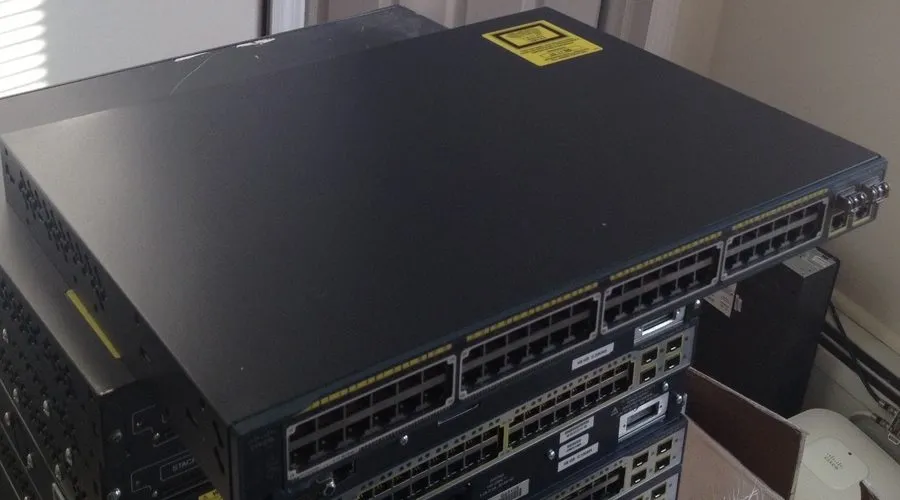 Коммутатор Cisco Catalyst WS-C2960-48PST-S 48-Port 10/100 PoE 2xGbE 2xSFP Switch
