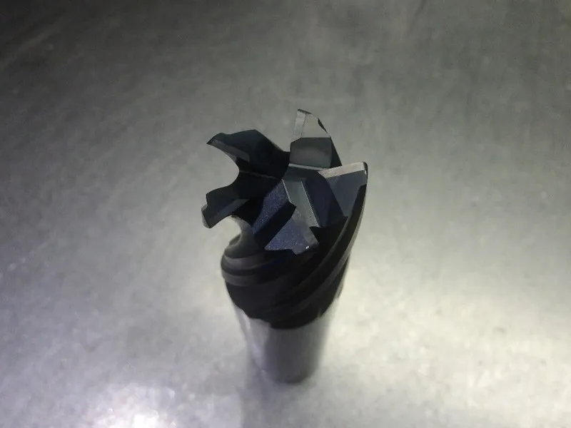 Режущий инструмент Kyocera/SGS 1" 5 Flute Carbide CR Endmill 1" Shank .12" R 385 — фото лота 2