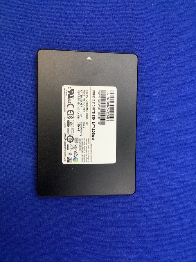 SSD-накопитель MZ-7LH3T80 Samsung PM883 Series 3.84TB 2.5" SATA 6Gb/s SSD MZ7LH3