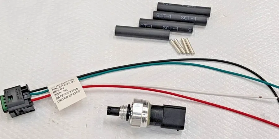 Датчик давления 4051001C2 International A/C Pressure Transducer Switch W/ 251420 — фото лота 1