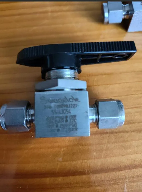 Клапан Swagelok SS-43GS4-1466 SS 1-Piece 40G Series Ball Valve FNSP — фото лота 1