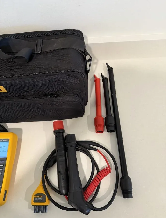 Аккумулятор FLUKE BT521 Battery tester, battery analyzer shipping — фото лота 2