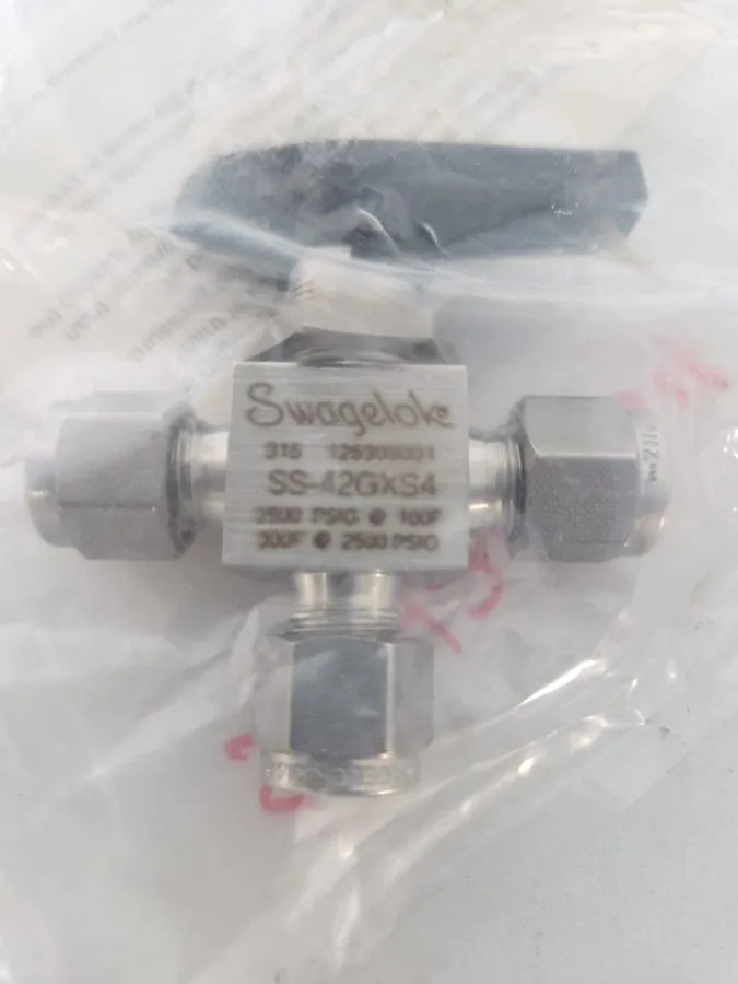 Клапан Swagelok SS-42GXS4 1/4” 40 Series Tubing 3-WayBall Valve Stainless Steel