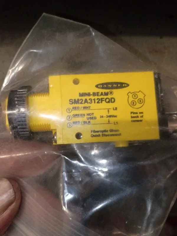 Фотоэлектрический датчик BANNER SM2A312DQD Mini-Beam Photoelectric Sensor 24-240