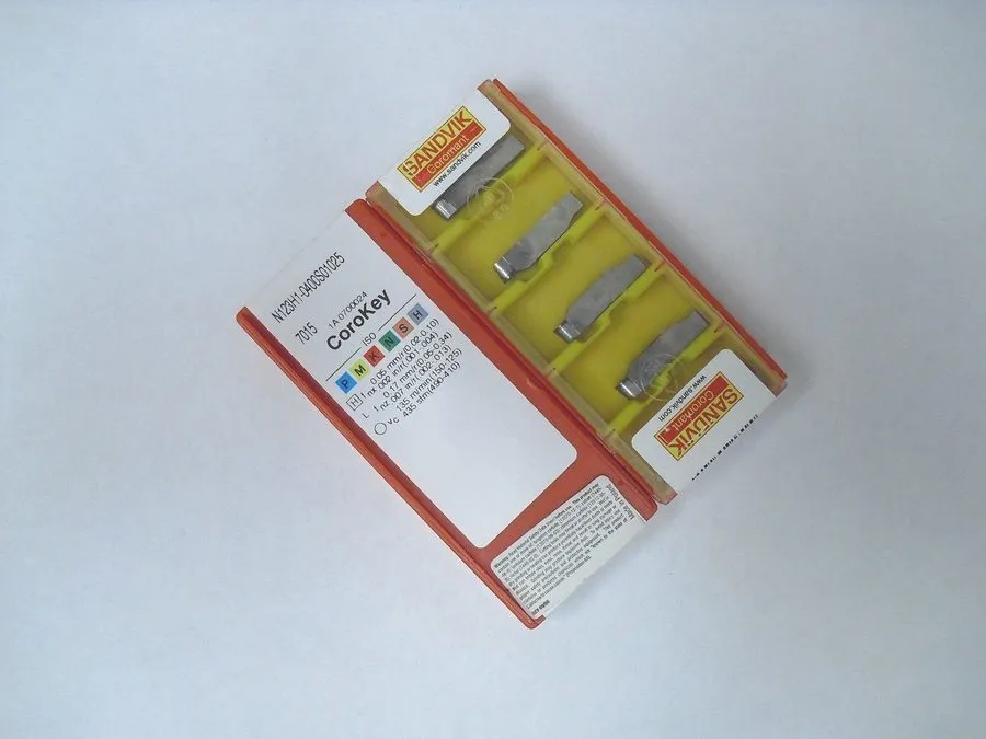 Режущий инструмент N123H1 0400 S01025 7015 SANDVIK Insert