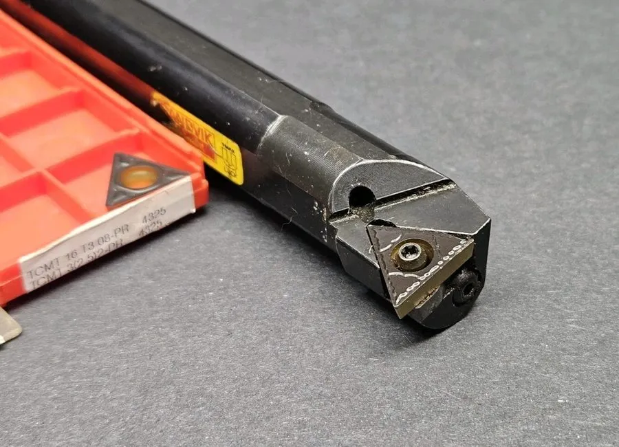 Режущий инструмент Sandvik ¾" x 10"Indexable Threading Boring Bar & Insert Machi — фото лота 1