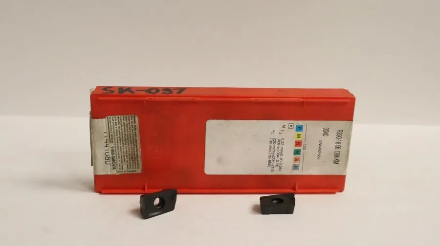 Режущий инструмент Sandvik Insert 3040 (R390-18 06 12M-KM)