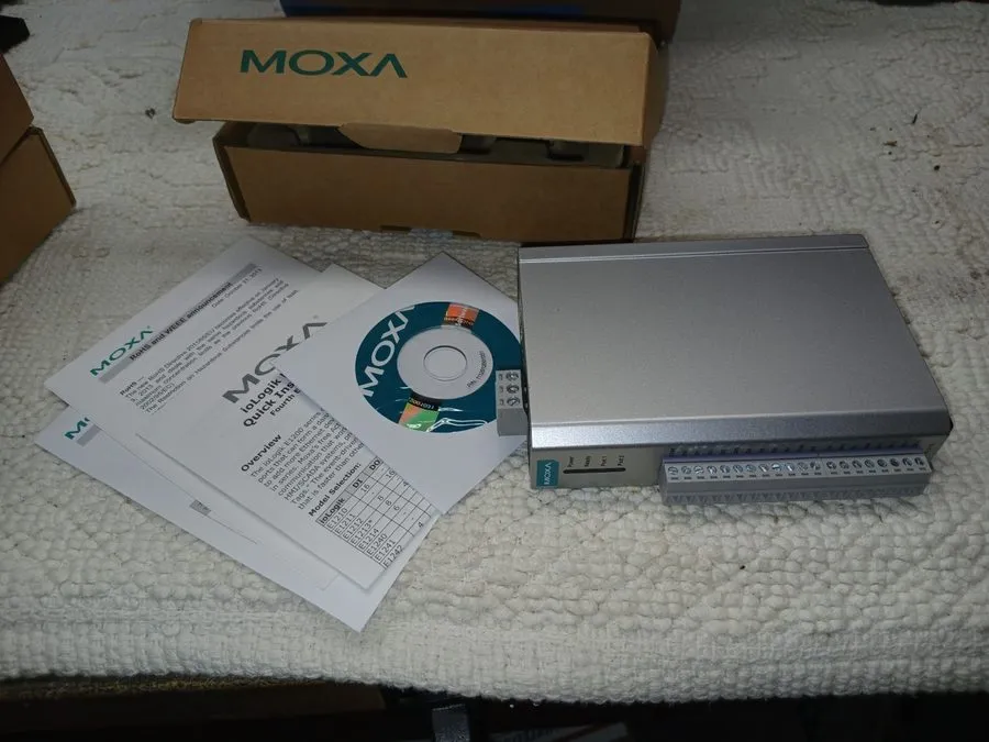 IIoT-устройство MOXA IOLOGIK E1210 ETHERNET REMOTE INPUT WITH 2-PORT ETHERNET SW — фото лота 1