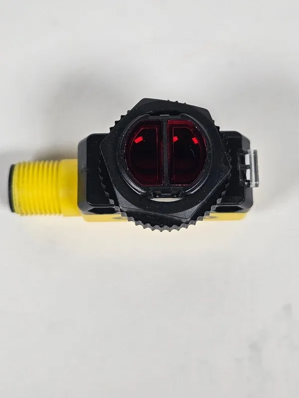 Фотоэлектрический датчик BANNER QS18VP6DQ8 All Purpose Photoelectric Sensor 10-3