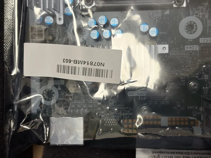 Материнская плата HP Z2 G9 SFF Workstation Motherboard SystemBoard M82214-603 — фото лота 1