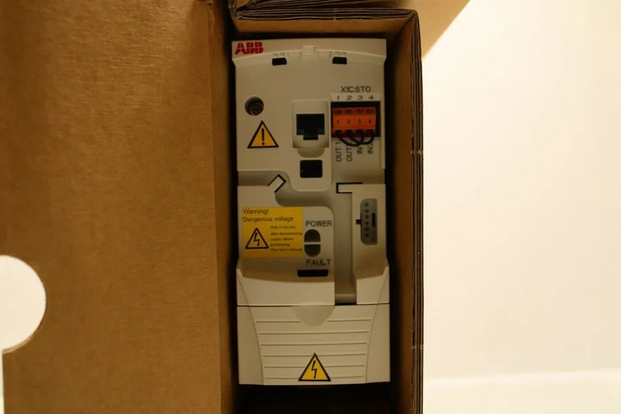 Частотный преобразователь ABB Inverter ACS355-03E-01A2-4 0.37KW 380V