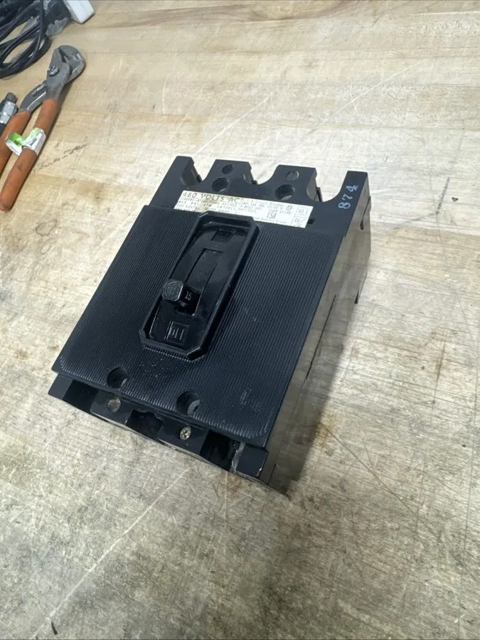 Автоматический выключатель EH3-B015 Siemens ITE Circuit Breaker 3 Pole 15 Amp 48