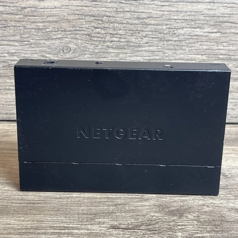 Коммутатор NETGEAR GS308v3 Black 8-Port Gigabit Ethernet Unmanaged Switch