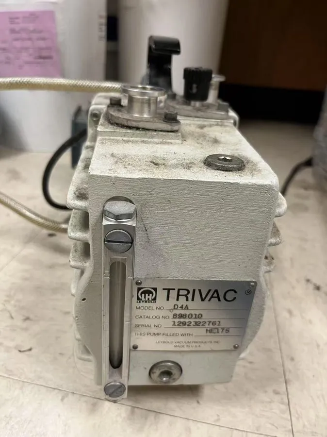 Насос Leybold TRIVSC D4A Vacuum Pump