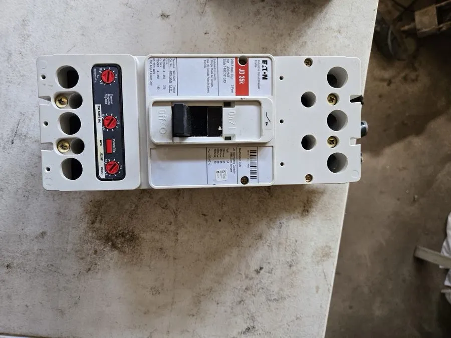 Автоматический выключатель EATON WESTINGHOUSE JD3250F JD 3 POLE 200 AMP TRIP 480 — фото лота 2