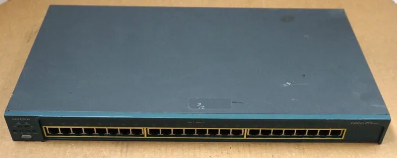 Коммутатор Cisco Catalyst 2950 Series (WS-C2950-24) External Switch w/ 24 Ports