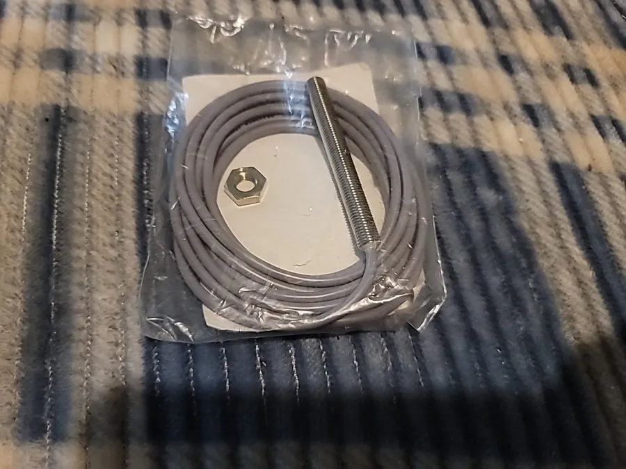 Датчик приближения Baumer Electric IFR08.24.35/K65 Inductive Proximity Sensor Sw — фото лота 1