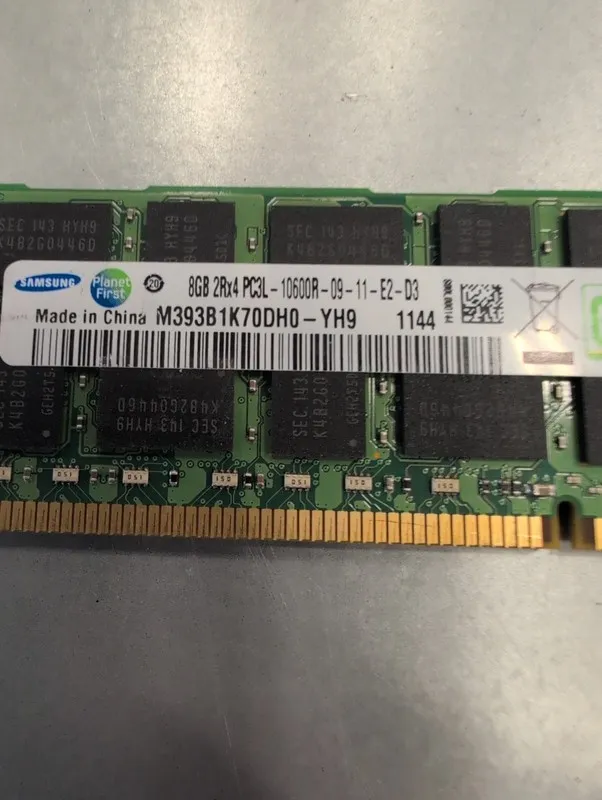Модуль памяти Set 4 SAMSUNG M393B1K70DH0-YH9 8GB 2RX4 PC3L-10600R DDR3 SERVER RA