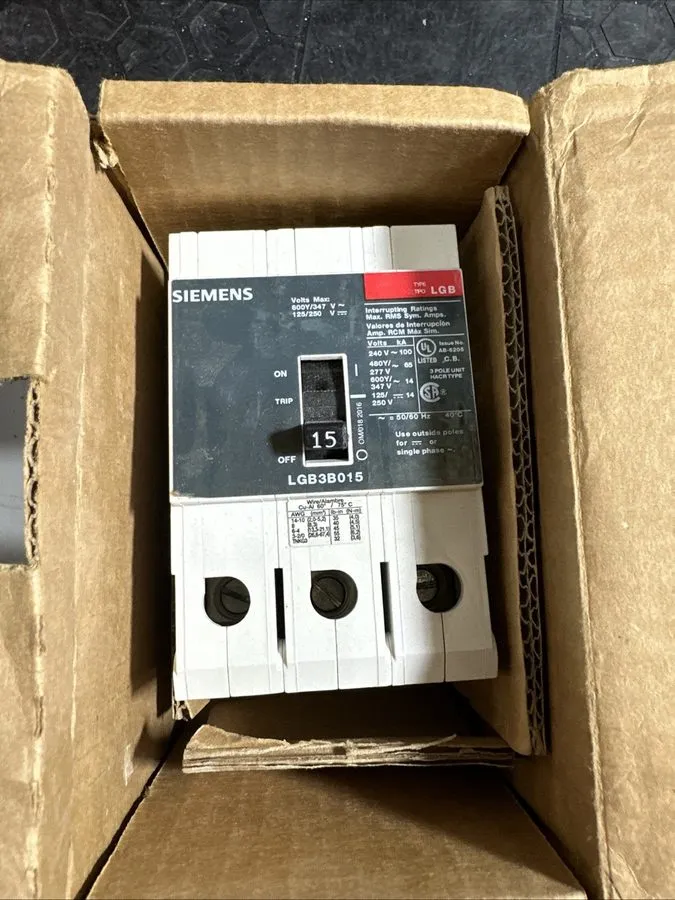 Автоматический выключатель ITE/Siemens HGB3B015B HGB3B015 3Pole 15Amp 480V Bolt- — фото лота 1