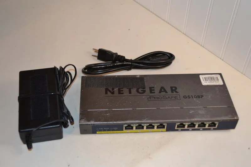 Коммутатор NETGEAR PROSAFE GS108P 8 PORT GIGABIT 4 PORTS POE+ SWITCH 46W
