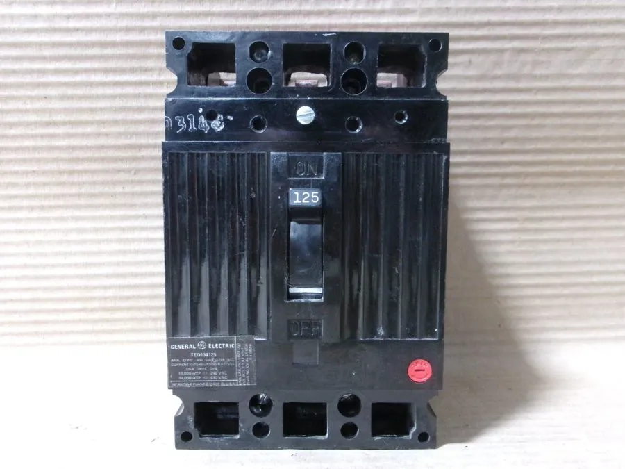 Автоматический выключатель GE TED TED134125 3 Pole 125 Amp 480v Black Circuit Br