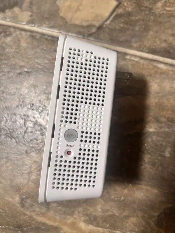 Объектив Linksys RE7000 V2 AC1900+ Max-Stream Wi-Fi Range Extender Gigabit Port — фото лота 2