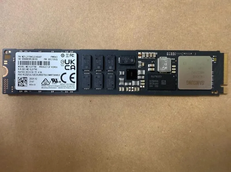 SSD-накопитель Samsung PM9A3 1.92TB M.2 SSD 22110 NVME PCIe 4.0 X4 MZ1L21T9HCLS-