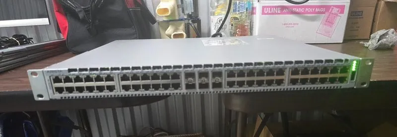 Коммутатор DCS-7020TR-48-F: Arista 48x-port GigE, 6-port SFP+ switch with dual P