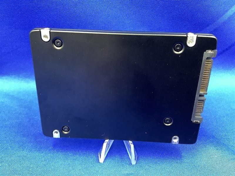 SSD-накопитель Samsung PM893 Series 3.84TB SATA 6Gb/s 2.5inch Internal SSD MZ-7L