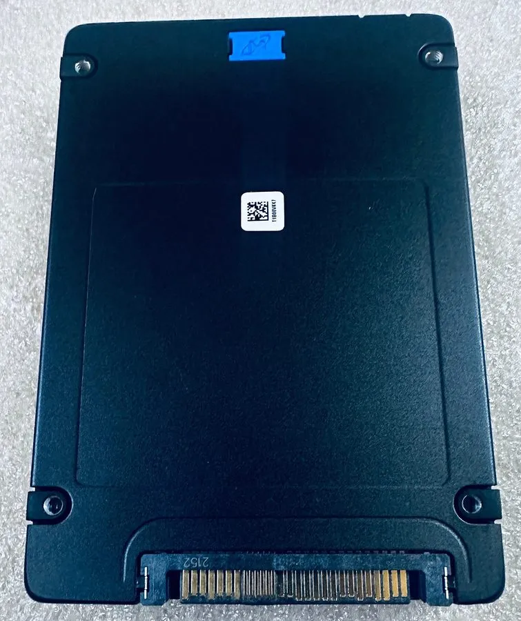 SSD-накопитель Micron 7450 PRO 960GB U.3 15mm PCIe 4.0 NVMe Enterprise SSD MTFDK — фото лота 1