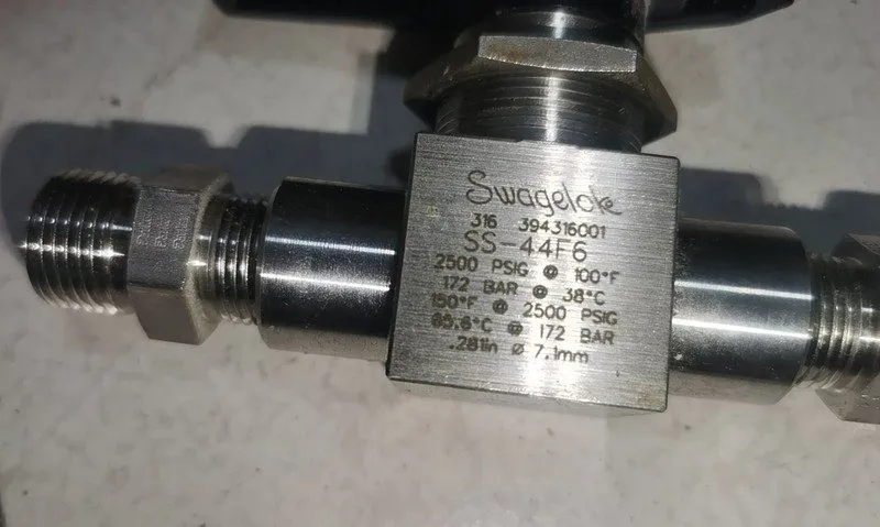 Клапан Swagelok SS-43GF4 Ball Valve 1/4" — фото лота 2