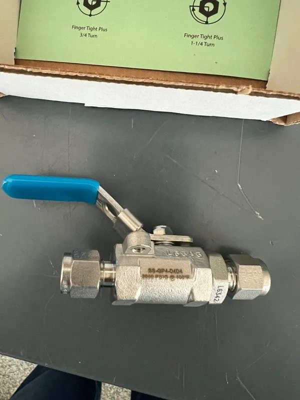 Клапан TyLok SS-GP4-D4D4 Stainless Steel Ball Valve 1/4” Tube OD Compression — фото лота 1