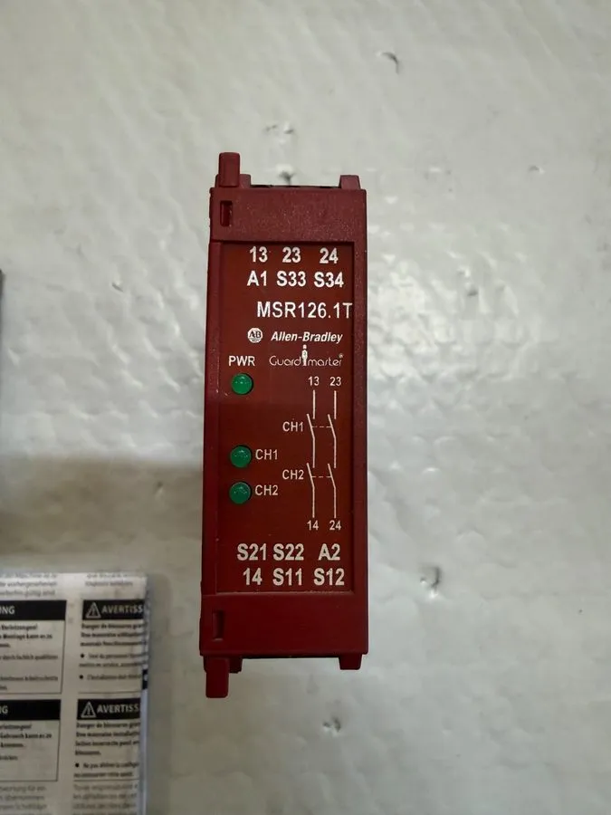 Реле безопасности Allen Bradley AB GUARDMASTER MSR126.1T 440R-N23114 SER A ( )