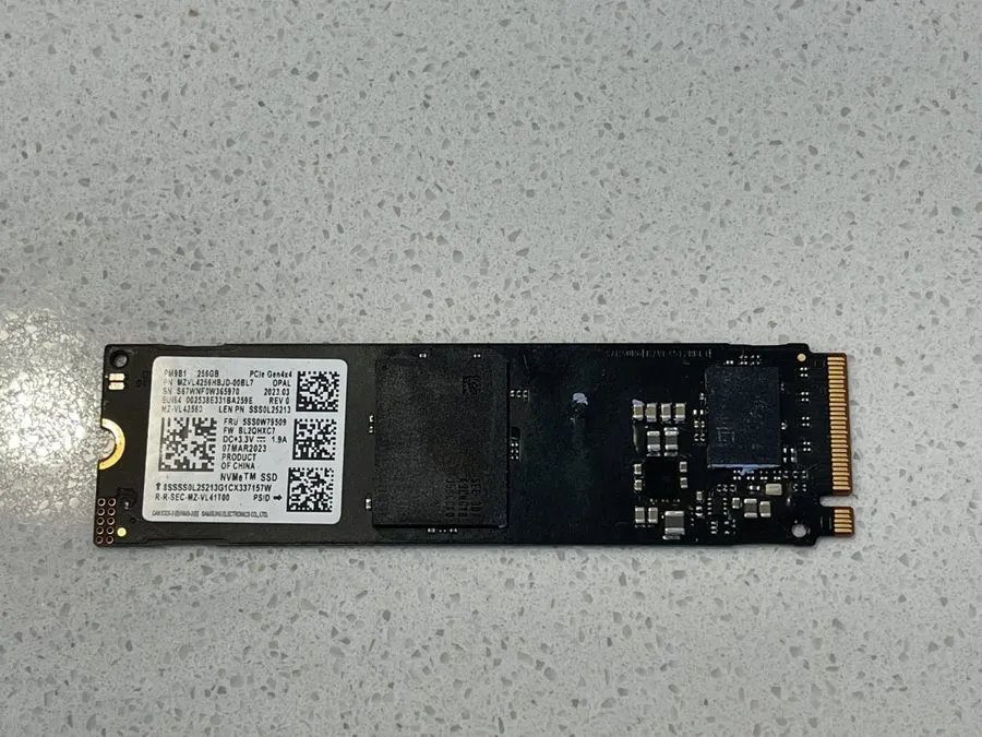 SSD-накопитель Samsung PM9B1 256GB M.2 2230 NVMe PCIe Gen4 Internal SSD